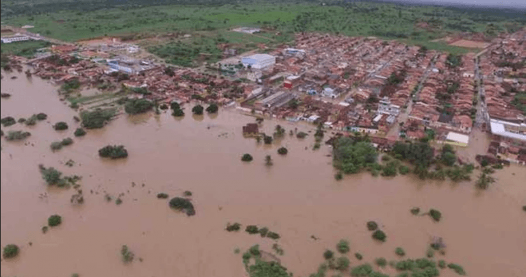 Governo do Estado volta atrás e admite rompimento de barragem