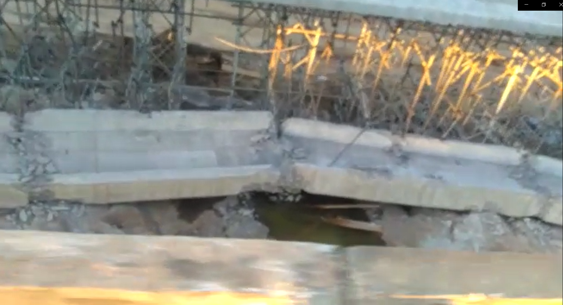 Pilar de ponte em obra cai na BA-026 em Tanhaçu