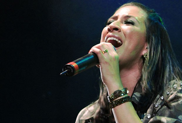 Festa de emancipação política de Aracatu recebe cantora gospel Ana Nóbrega nesta sexta (12)