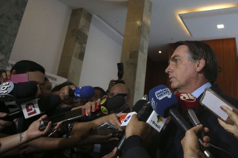 Bolsonaro diz que apoia suspensão da tabela do frete