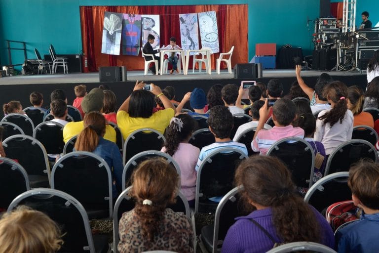 Flip tem aplicativo que permite assistir ao vivo a mesas de debates