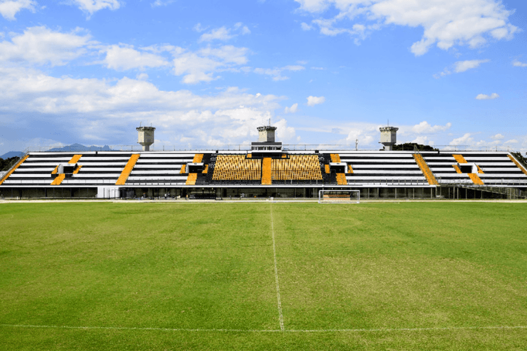 Time com refugiados vence 1º turno do Carioca da Série B2