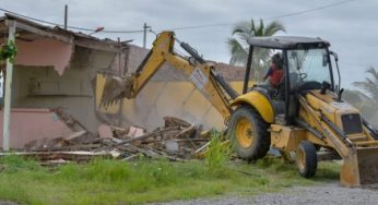 Mais de 100 casas são destruídas em reserva ambiental no Rio