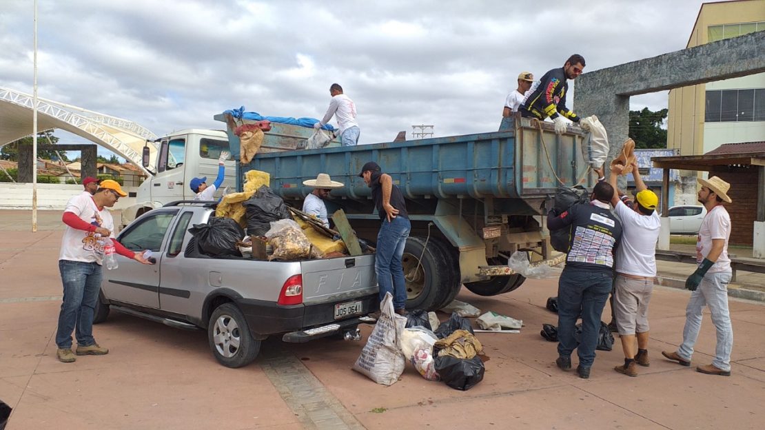 Ação voluntária recolhe cinco toneladas de lixo das margens do rio São Francisco em Carinhanha