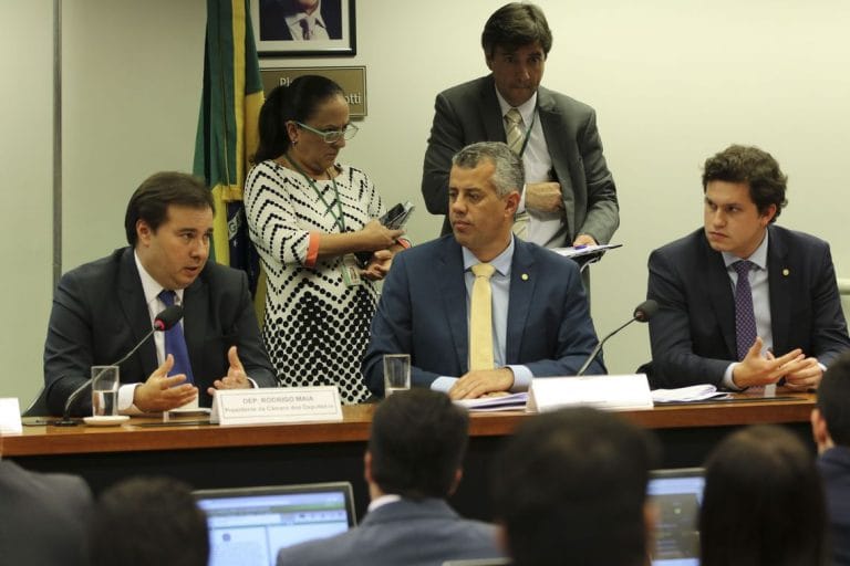 Câmara instala comissão para discutir marco legal do saneamento básico