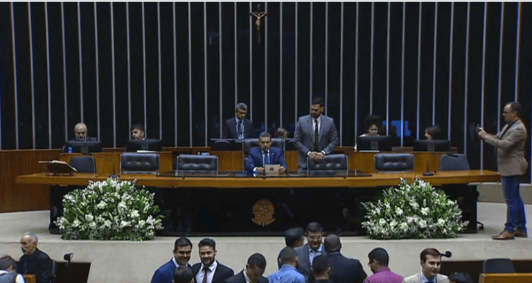 Assista a sessão solene do Centenário de Guanambi na Câmara dos Deputados