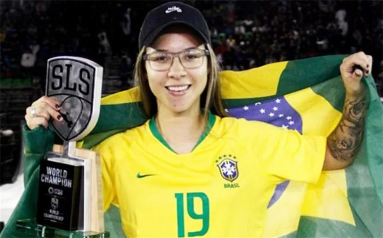 Brasileira Pamela Rosa conquista mundial de skate street