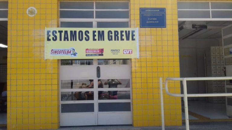 Greve de trabalhadores dos Correios é suspensa em todo o país