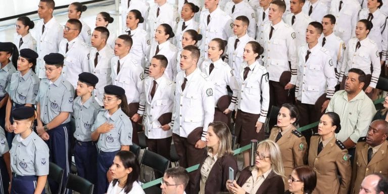Estados e municípios têm até sexta para aderir a modelo cívico-militar