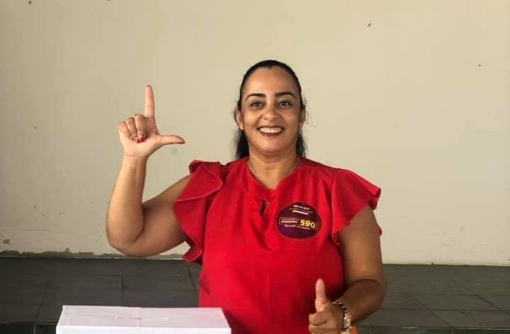 Em disputa acirrada, pré-candidata a prefeita é eleita presidente do PT de Guanambi
