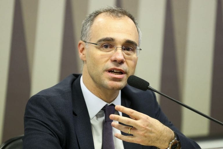 AGU cria força-tarefa para atuar em ações contra desmatadores