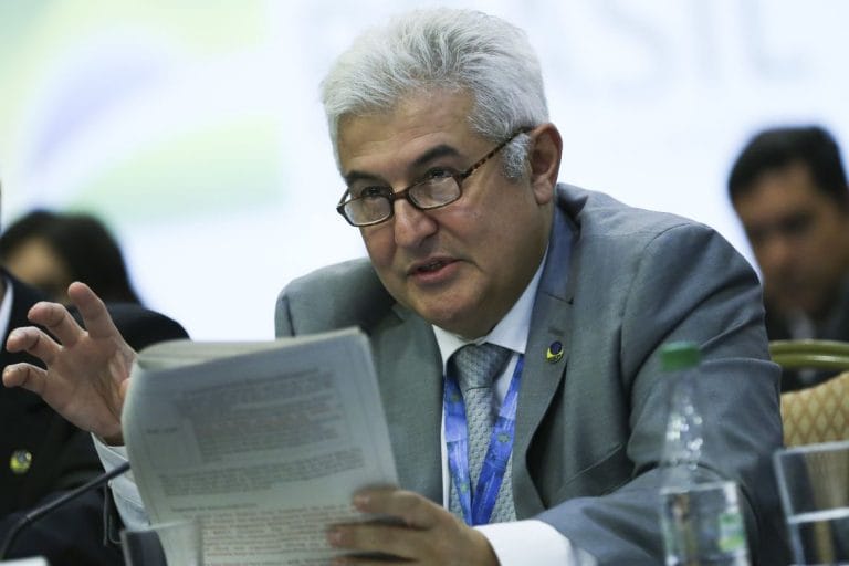 Após indisposição, ministro Marcos Pontes faz exames em Brasília