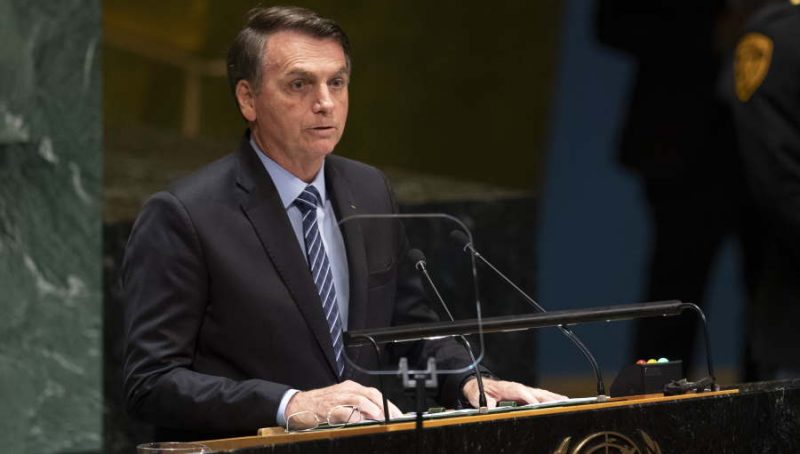 Bolsonaro distorce decisão do TSE para defender punição a jornal