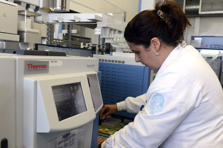 Capes abre 3.920 vagas para o programa Ciência é 10