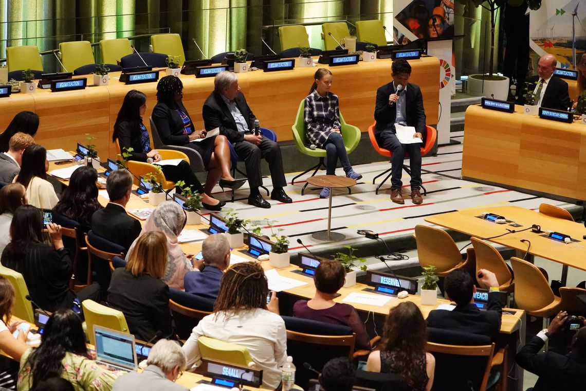 Cúpula do Clima da ONU começa com mensagem de jovens ativistas