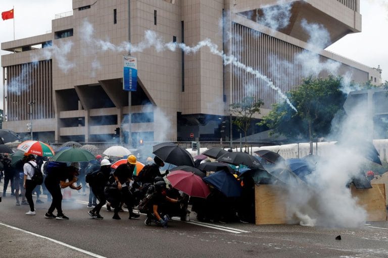 Estudantes de Hong Kong boicotam primeiro dia de aula