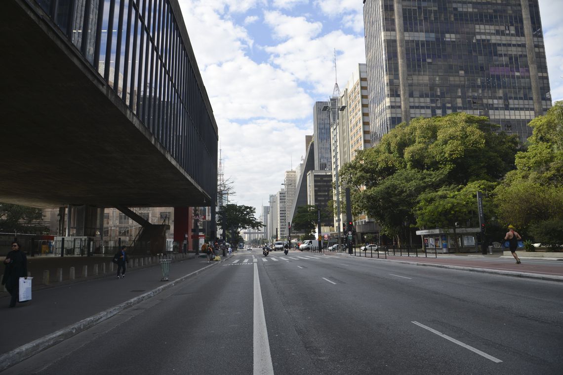 Estudo mostra ruas e calçadas inadequadas para circulação de pessoas