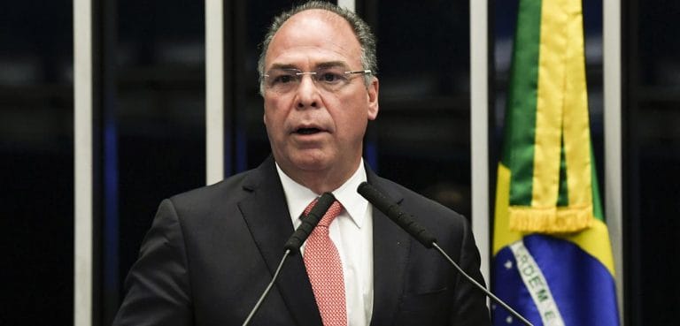 PF cumpre mandado em gabinetes do líder do governo e de seu filho