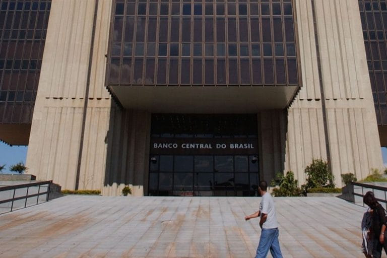 Mercado reduz estimativa de inflação pela sétima vez seguida