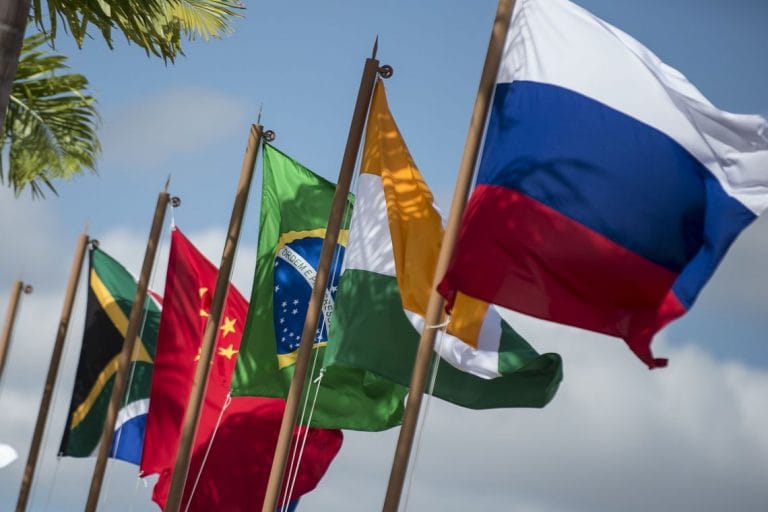 Ministros dos Negócios do Brics defendem mundo de paz e estabilidade
