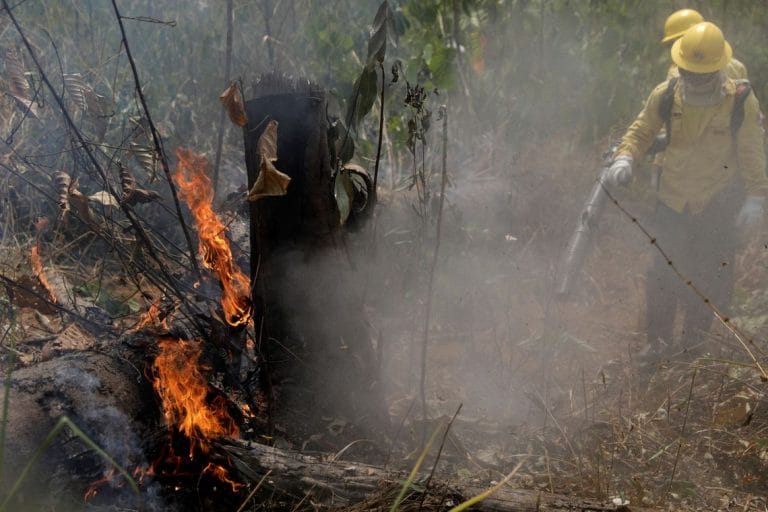 Operação contra incêndio na Amazônia pode ser prorrogada por um mês