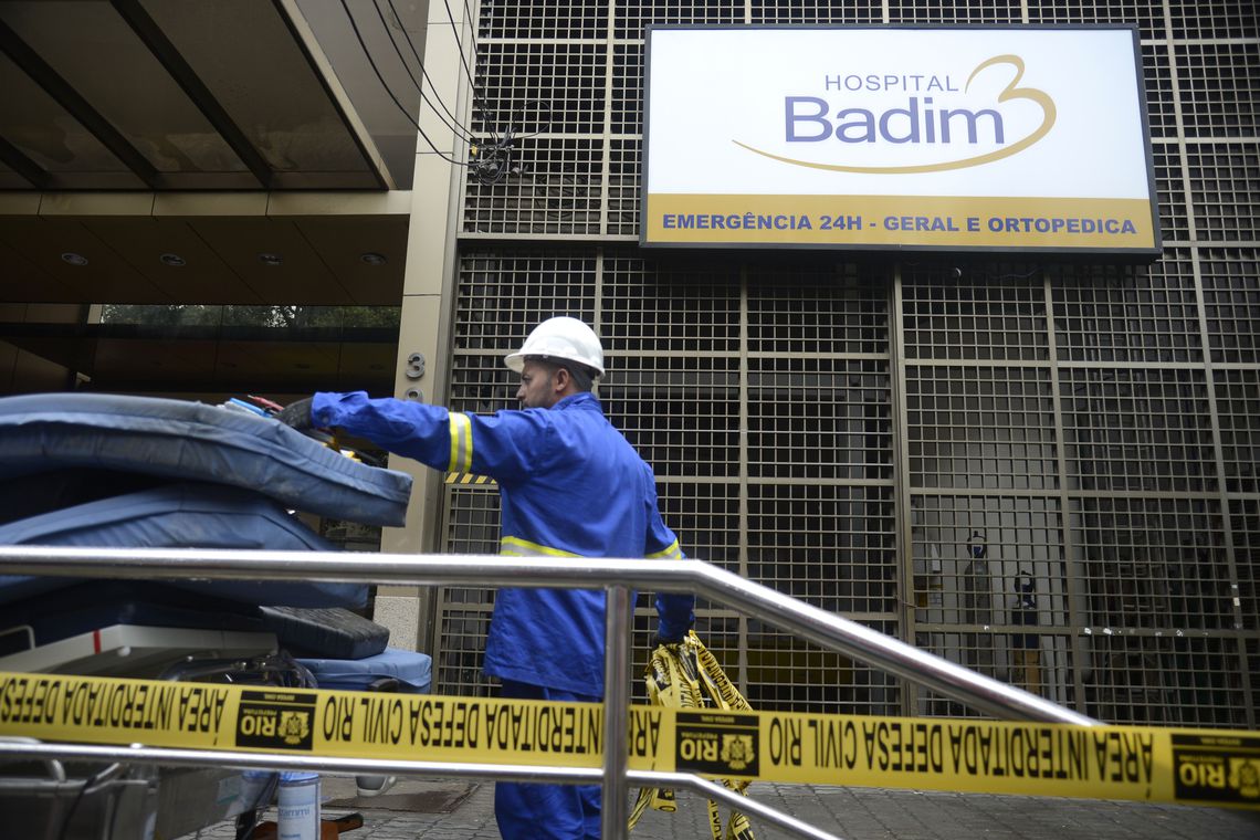 Sobe para 14 número de mortes em incêndio no Hospital Badim