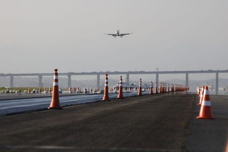 Santos Dumont volta a operar normalmente, após reforma na pista