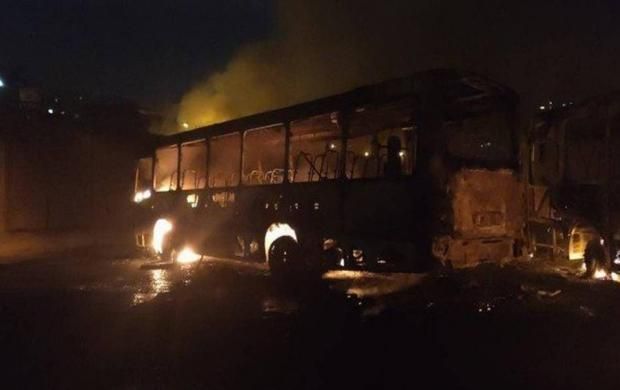 Confronto entre quadrilhas têm pelo menos 4 ônibus incendiados no Rio