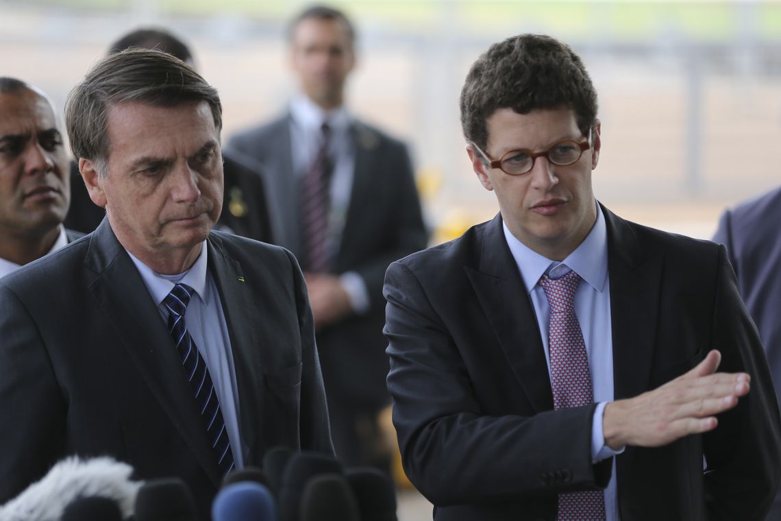 Bolsonaro: petróleo pode ter sido despejado "criminosamente"