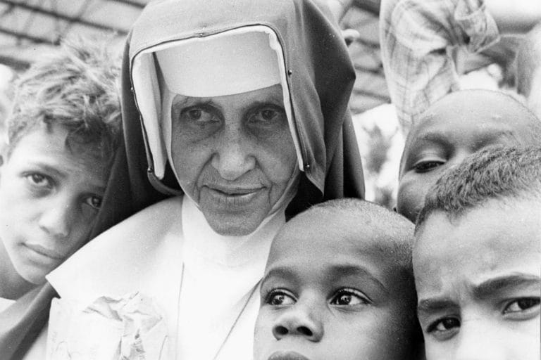Documentário sobre milagre de Santa Dulce dos Pobres terá pré-estreia nesta quinta-feira