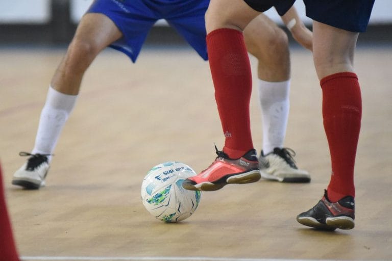 JUBs: goleiro resolve no ataque, na defesa e salva Ulbra no futsal