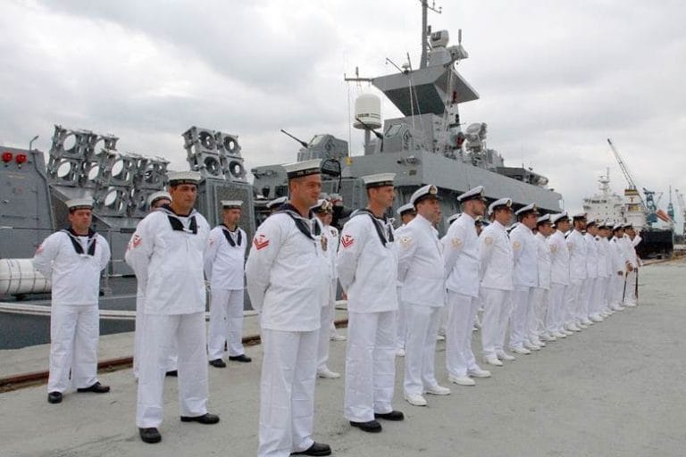 Marinha abre vagas para oficiais com nível superior