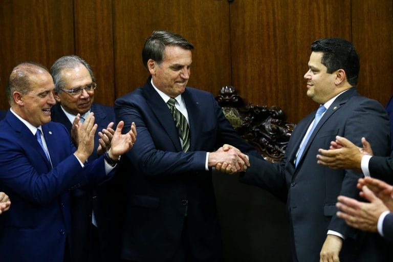 PEC propõe que benefícios fiscais sejam reavaliados a cada quatro anos