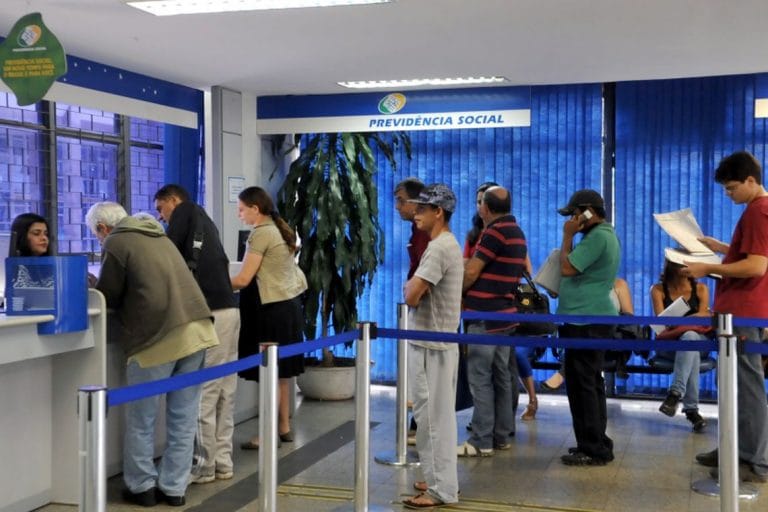 INSS: sai regra para beneficiário que vive no exterior comprovar vida