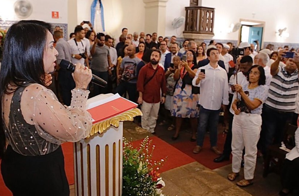 Prefeita de Lauro de Freitas apresenta Projeto de Lei para devolver antigo nome ao município