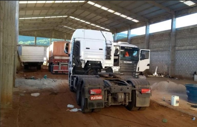 Polícia encontra caminhões e carga de soja roubados em Brumado