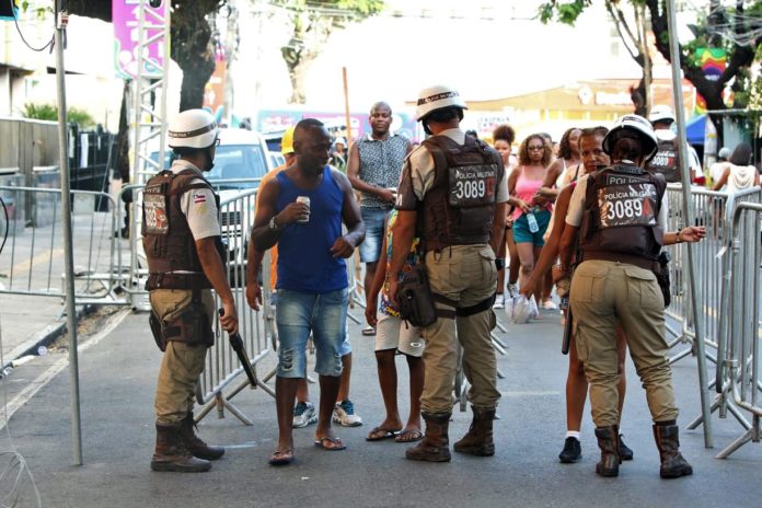 Mais policiais femininas atuarão nos portais de segurança do Carnaval
