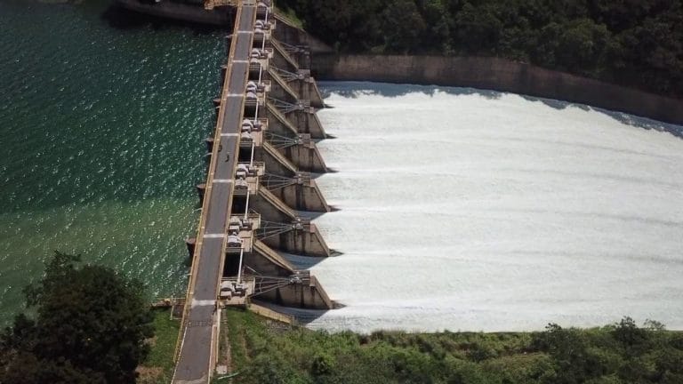 Hidroelétrica de Três Marias começa a abrir comportas, veja vídeo