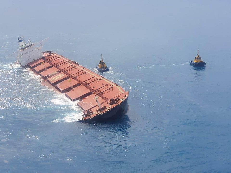 Marinha confirma vazamentos em navio com minério de ferro da Vale