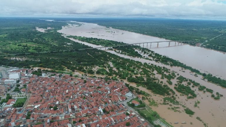Atividades econômicas voltam a funcionar após duas semanas de restrições em Barreiras, Bom Jesus da Lapa e região