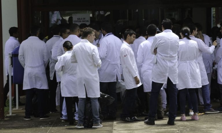Estudantes da área de saúde vão poder atuar no combate ao Coronavírus