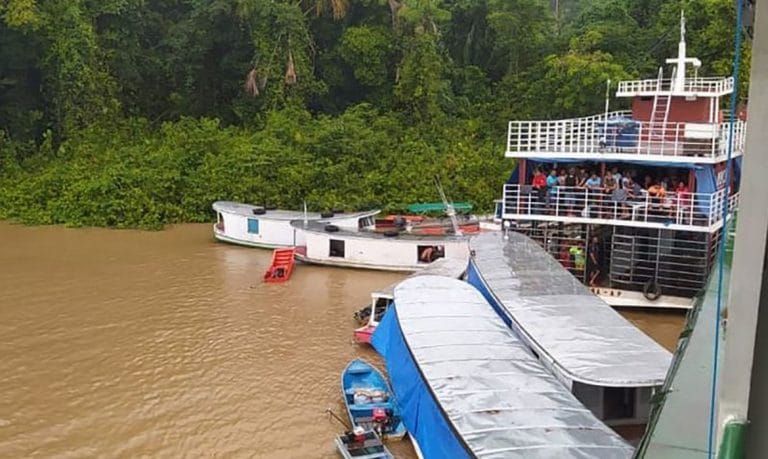 Equipes resgatam 22 corpos de vítimas de naufrágio no Amapá
