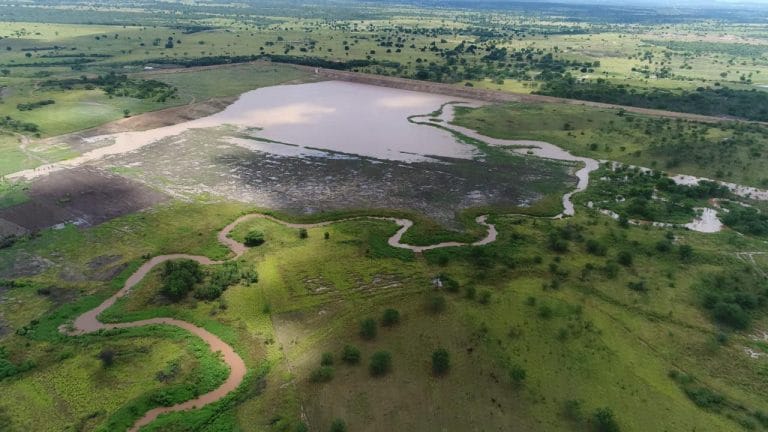Após 12 anos seco, Codevasf recupera açude de Macaúbas no sudoeste baiano
