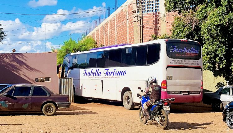 Caetité: Justiça ordena apreensão de dois ônibus de uma empresa de Turismo