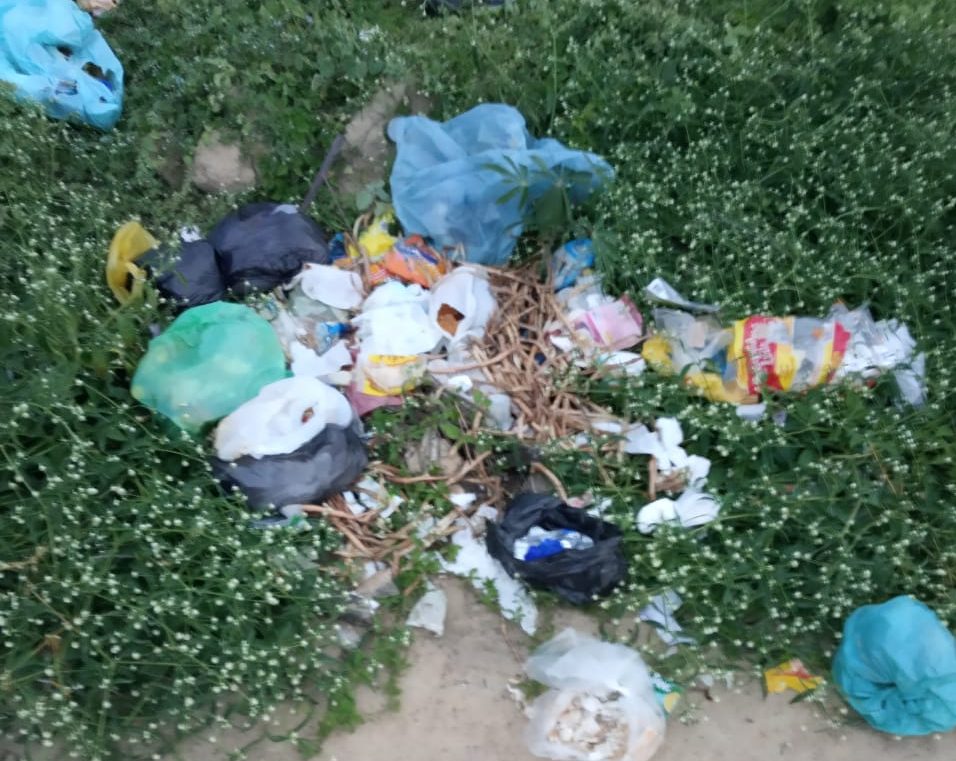 Guanambi: moradores do bairro Ipanema reclamam da falta de coleta de lixo