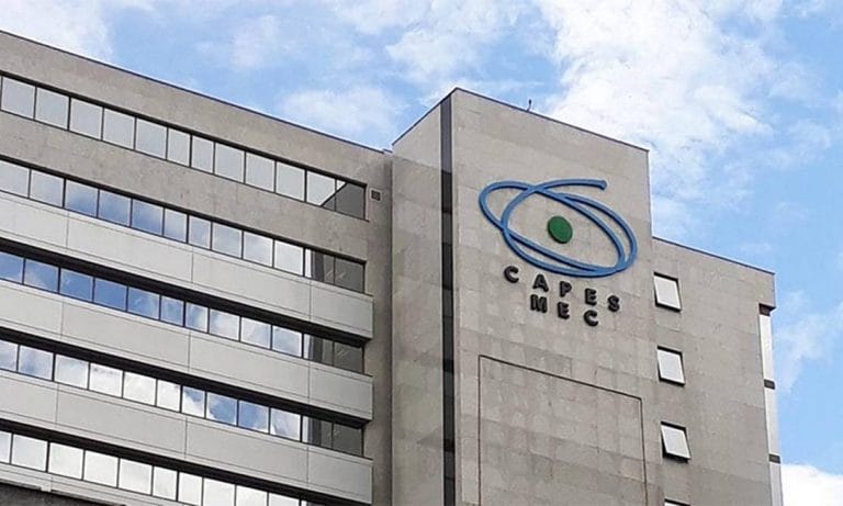 Capes prorroga inscrições para 75 mil vagas em cursos a distância
