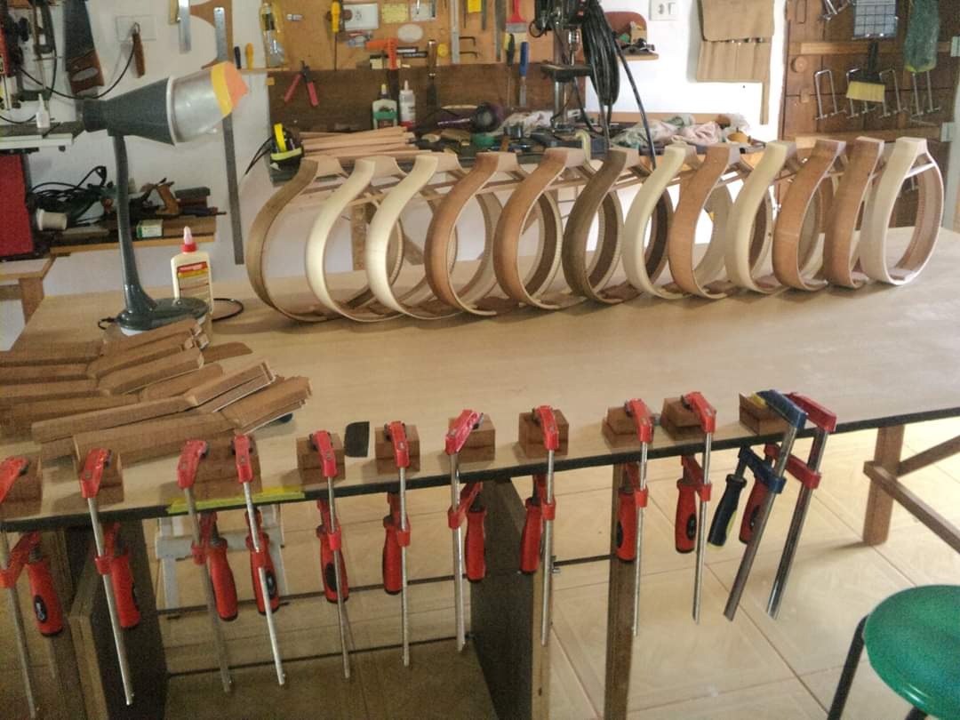 Luthier guanambiense envia instrumentos para músicos de várias parte do mundo