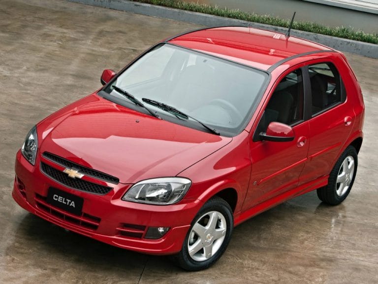 Prefeitura aluga carros por custos superiores a valor de mercado dos veículos