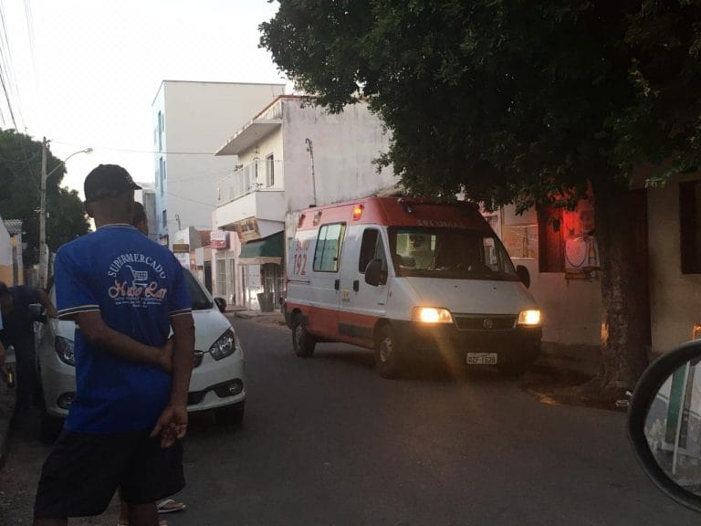 Homem passa mal e morre em bar no Centro de Guanambi