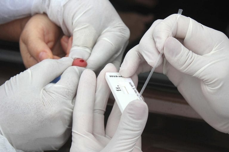 Pesquisadores do Ibope estão realizando testes rápidos do coronavírus em Guanambi